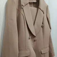 ست کت و شلوار تمیز و سالم رنگ نسکافه ای روشن