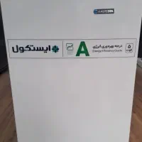 یک دستگاه یخچال هتلی