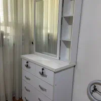 تشک یک نفره و میز ارایشی|تشک تختخواب|دوگنبدان, |دیوار