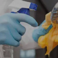 خانم تمیز جهت نظافت منزل و  مراقبت  از یک خانم