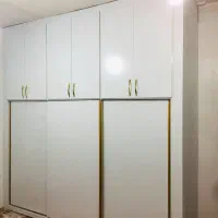 اجرای کمد دیواری ملامین درجه یک ۱.۹۵۰.۰۰تحویل فوری|جاکفشی، کمد، دراور|تبریز, |دیوار