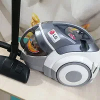 جاروبرقی ال‌جی آب وخاک مخزن دار بدون نیاز به کیسه