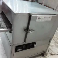 یک دستگاه فر پیتزا ریلی