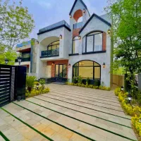 ویلاتریبلکس‌مدرن روف‌دار*قواره‌یک‌جنگل*استخرداخلی