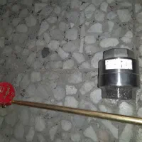 شناور و شیر یکطرفه