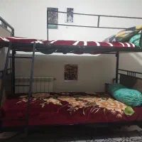 دو عدد تخت دو طبقه  فلزی بدون تشک و با نردبان