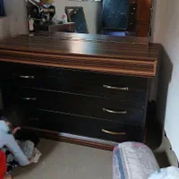 درآوربزرگ وجادارباآینه بزرگ