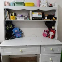 میز تحریر در حد نو