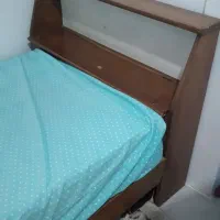 تخت جنس چوب تمیز