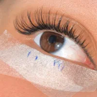 مدل برای اکستنشن مژه (فقط هزینه مواد)