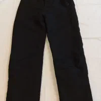 شلوار اسکی به فروش می‌رسد.