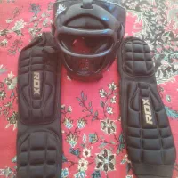 کلاه و محافظ ساق بوکس