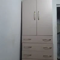 رخت آویز و کمد نو