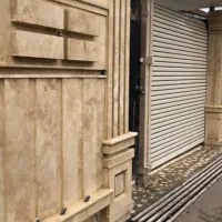 کارگر دوغاب ریز سنگ‌ نما یا وردست