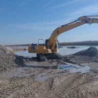 اجاره بیل مکانیکی ۲۲۰ کوماتسو