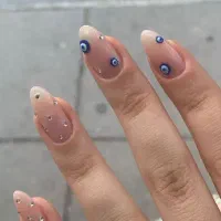 کاشت ناخن پلی‌ژل فقط ۲۵۰ تومن