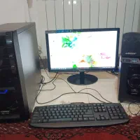 کامپیوتر کامل با اسپیکر کاملا سالم با جعبه