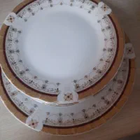 پیش دستی و ظروف بزرگ چینی