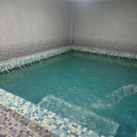 اجاره-کاخ-استخر-روباز-و-سرپوشیده-قلعه-رودخان