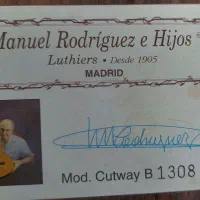 گیتار کلاسیک دست ساز Manuel Rodriguez اصل اسپانیا|گیتار، بیس، امپلیفایر|تهران, سهروردی|دیوار