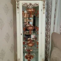 ویترین  و ساعت ایستاده طرح استخوانی