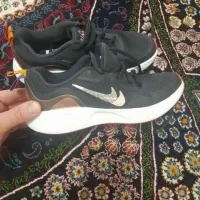 کفش  خارجی سایز ۳۷ به ۳۸هم میخوره