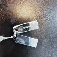 فلش ۱۶ و ۸ گیگ