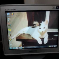 کامپیوتر سالم اماده بازی یا کار با نرم افزار