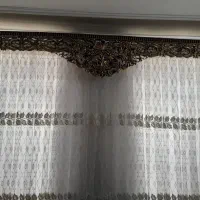 کتیبه و پرده،، زبرا