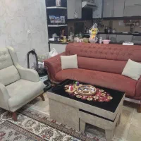 مبل دست دوم ۷ نفره همراه با میز