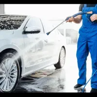 نیروی کمکی در کارواش صابر واقع در کمربندی لاهیجان