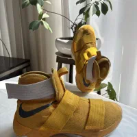 کفش والیبال بسکتبال اورجینال سایز ۴۵ و ۴۶
