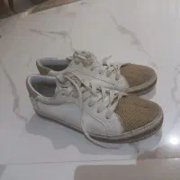 کفش اسپرت و چمکه