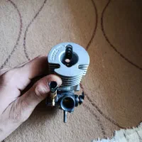 یک عدد موتور مینیاتوری نیترو.