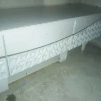 میز تلویزیون در حد نو استفاده نشده