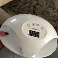 دستگاه یو وی جای جدا برای هر دست دارد