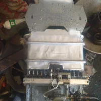 آبگرمکن دیواری بوتان تمیز در حد نو