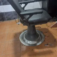 دکور آرایشگاه مردانه وصندلی