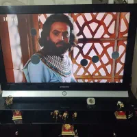 تلویزیون به همراه میز|تلویزیون و پروژکتور|تهران, عباسی|دیوار