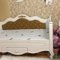 تخت نوزادی و نوجوانی