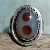 انگشتر باباقوری دوچشم|کلکسیون اشیاء عتیقه|اندیمشک, |دیوار