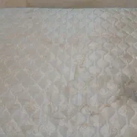 تشک تخت دونفره فنردار  کاملاً سالم بدون ایراد