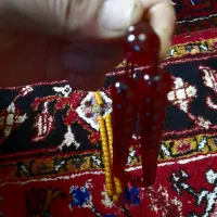 دوعدد تسبیح اصل سندلوس کهربایی