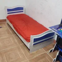 تخت و کمد و کتابخانه نوجوان