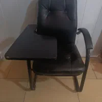 صندلی آموزشی چرمی دسته‌دار، مناسب کلاس و آموزشگاه