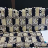 فروش ۳عدد پشتی همراه با نشیمن هر کدام ۲ متر میباشد