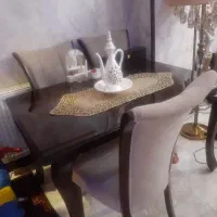 سه عدد صندلی به همرا میز ناهاخوری نو نو