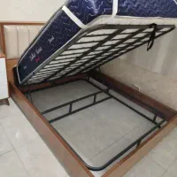 تخت با قابلیت ذخیره سازی  کفی
