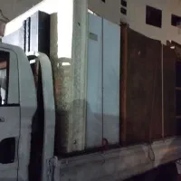 کارگر اسباب کشی و حمل بار
