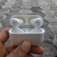 ارپاد با یک عدد شارژر